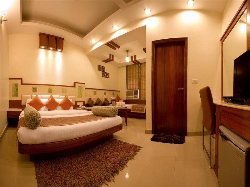 Hotel Aster Inn New Delhi エクステリア 写真