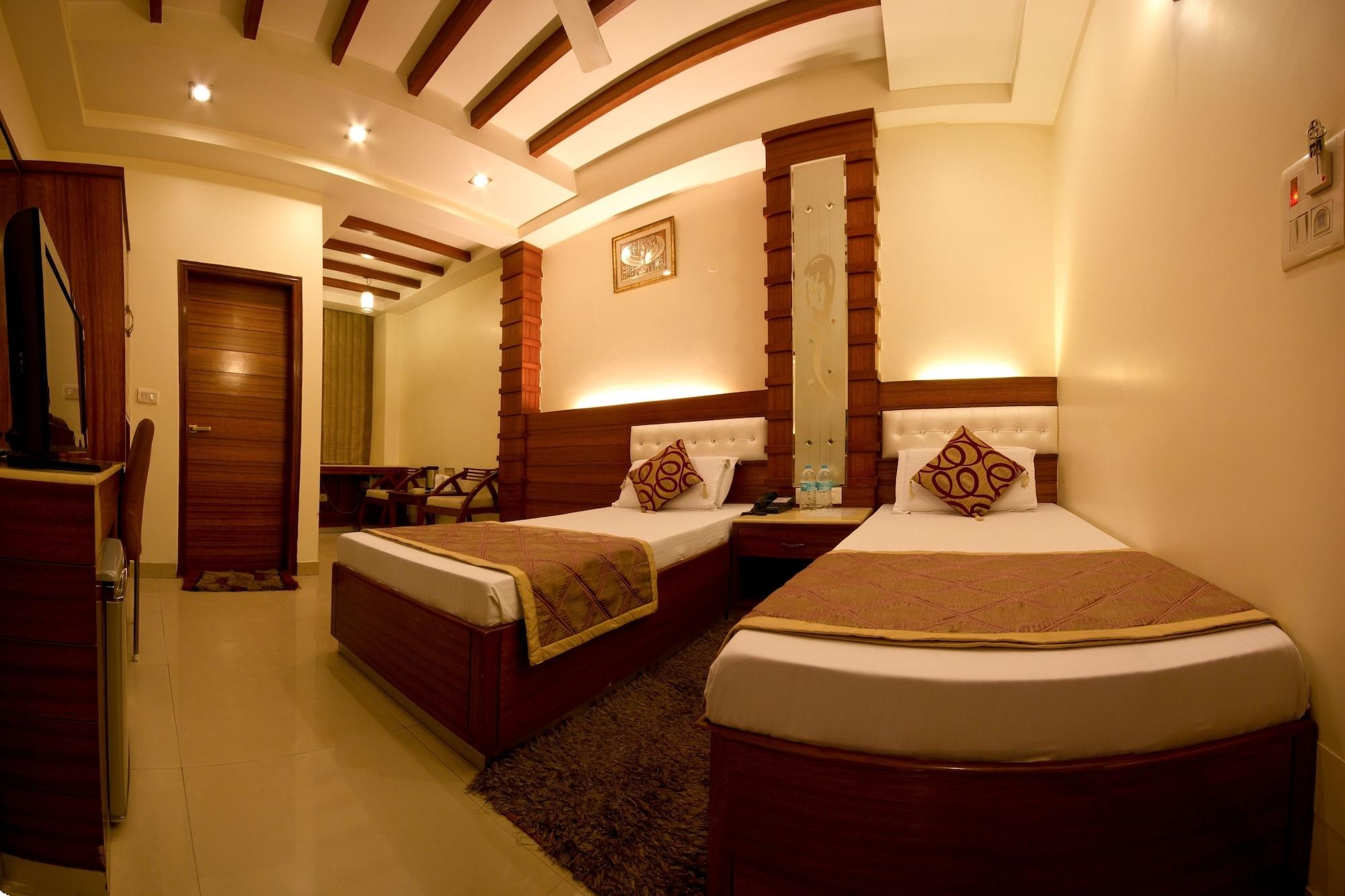 Hotel Aster Inn New Delhi エクステリア 写真
