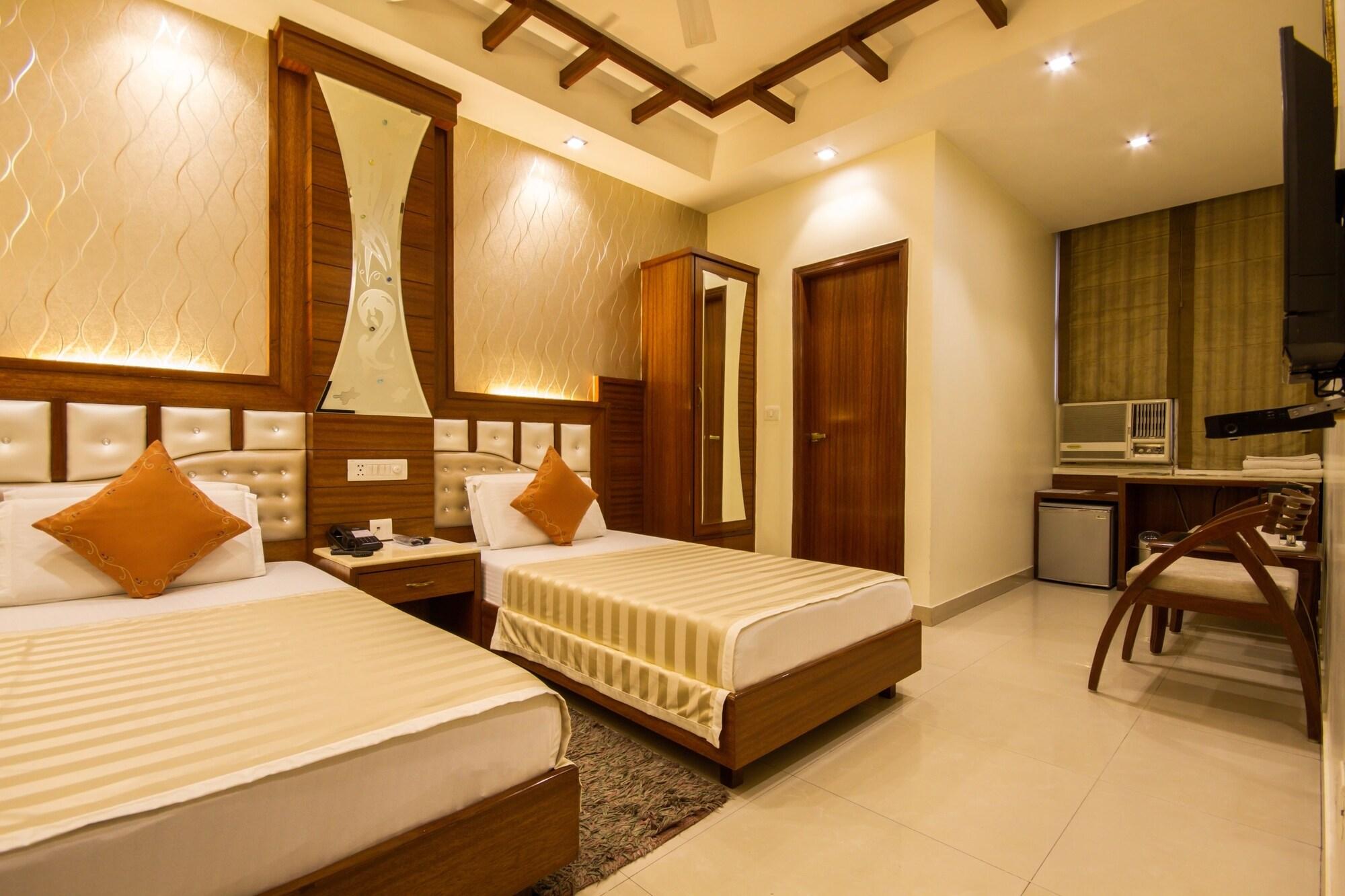 Hotel Aster Inn New Delhi エクステリア 写真
