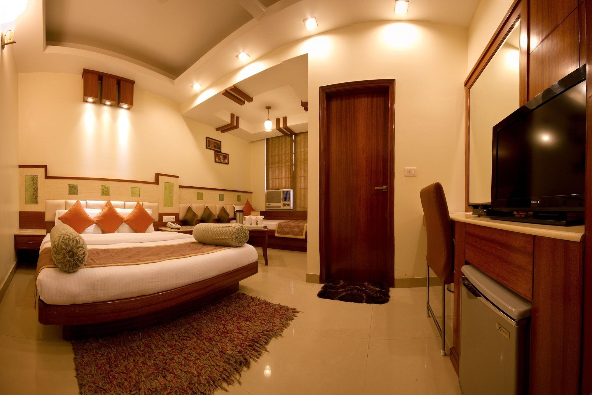 Hotel Aster Inn New Delhi エクステリア 写真