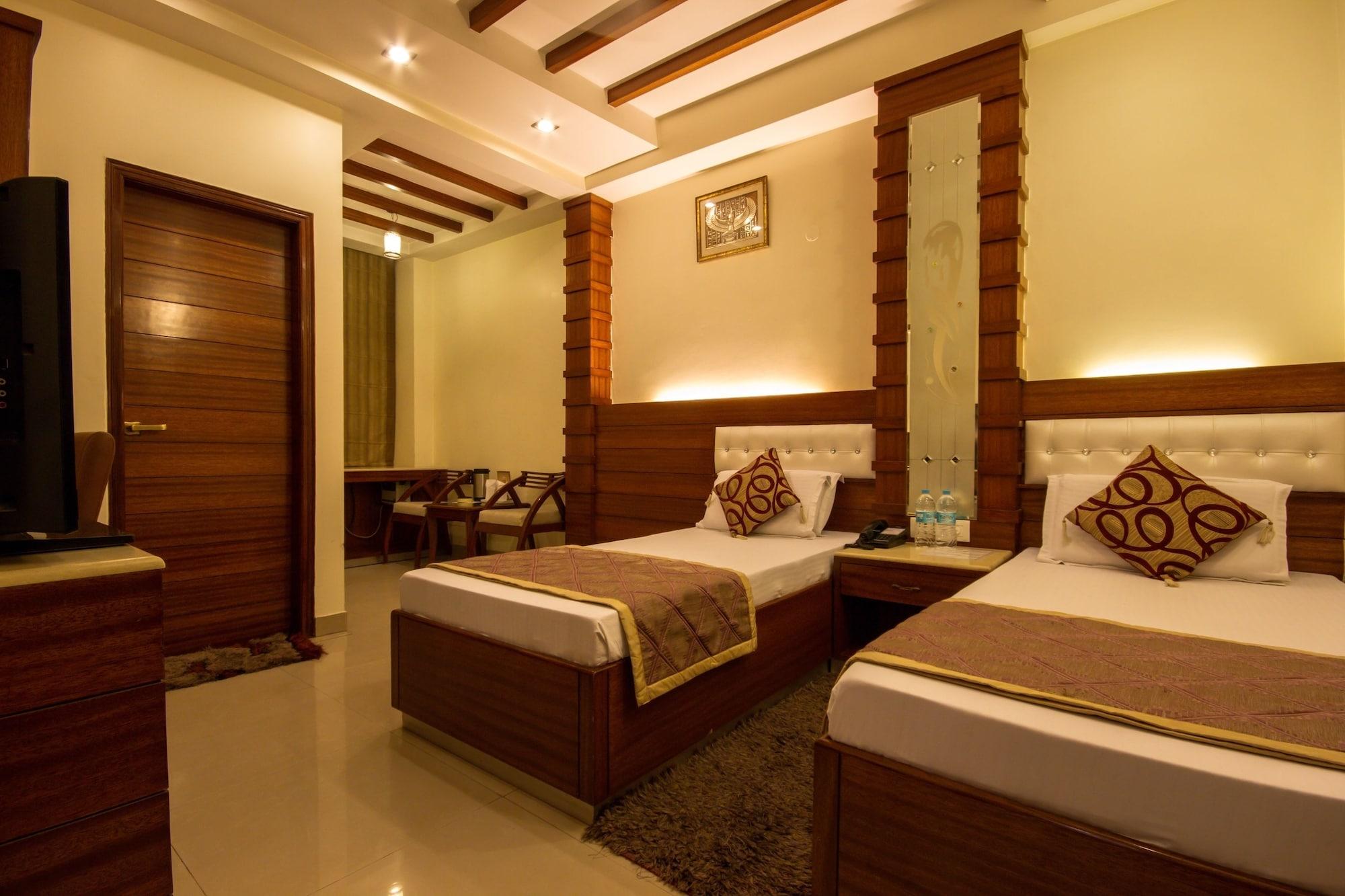 Hotel Aster Inn New Delhi エクステリア 写真