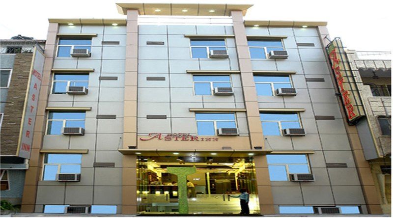 Hotel Aster Inn New Delhi エクステリア 写真