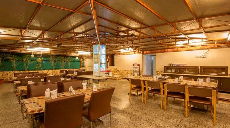 Hotel Aster Inn New Delhi エクステリア 写真